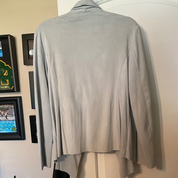 Light Jacket - Picture 2 of 4